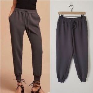 Aritzia Wilfred Buffon pants in Black